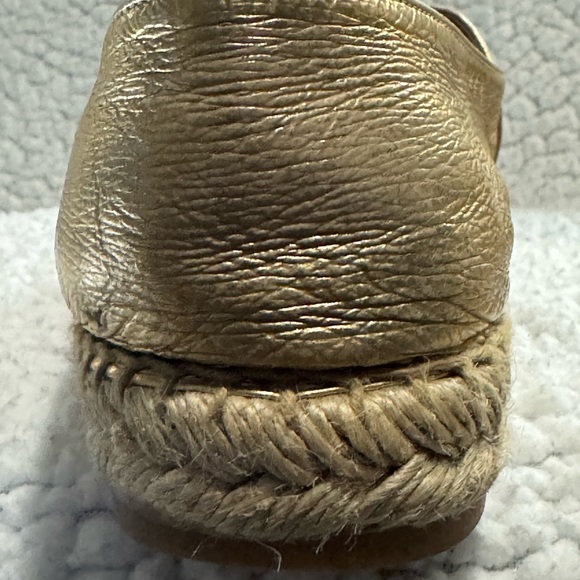 CHANEL Metallic Gold & Black Espadrilles – Size 38 - Picture 13 of 16